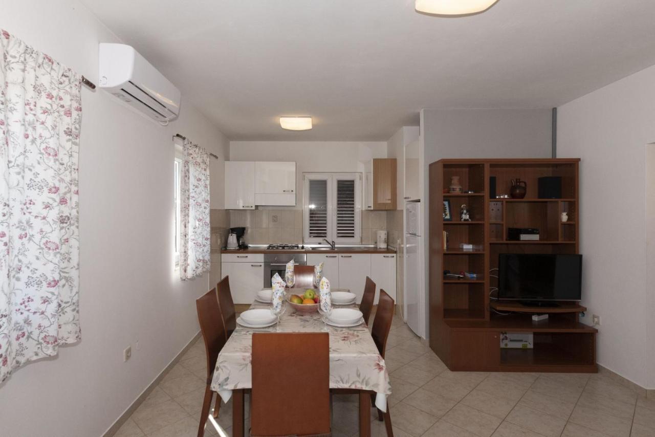 Apartments Max Razanac Luaran gambar