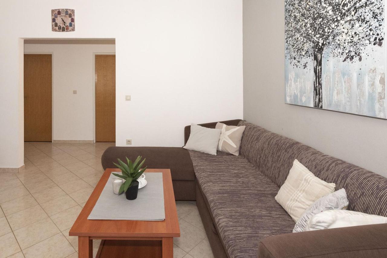 Apartments Max Razanac Luaran gambar